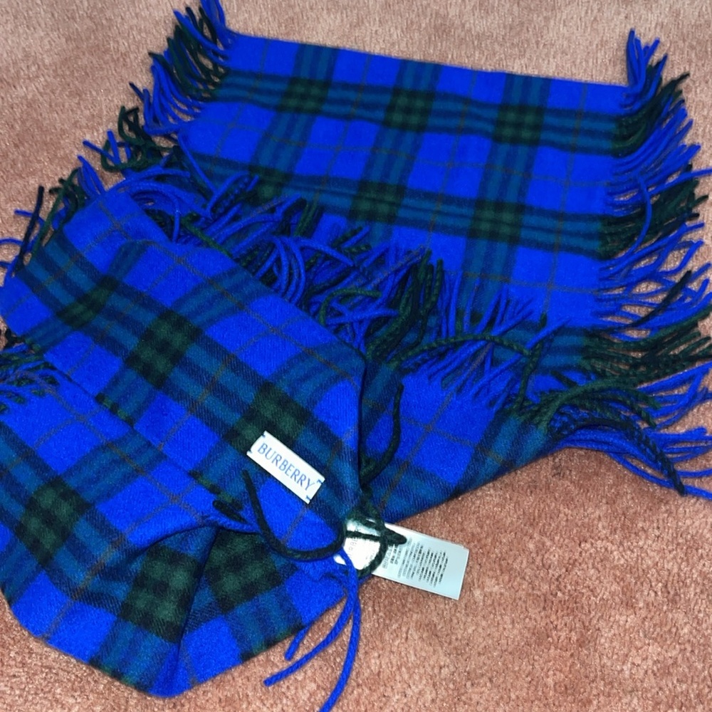 Burberry 100% Cashmere scarf blue black and green.  (NO OFFER PLEASE ) - Picture 8 of 10